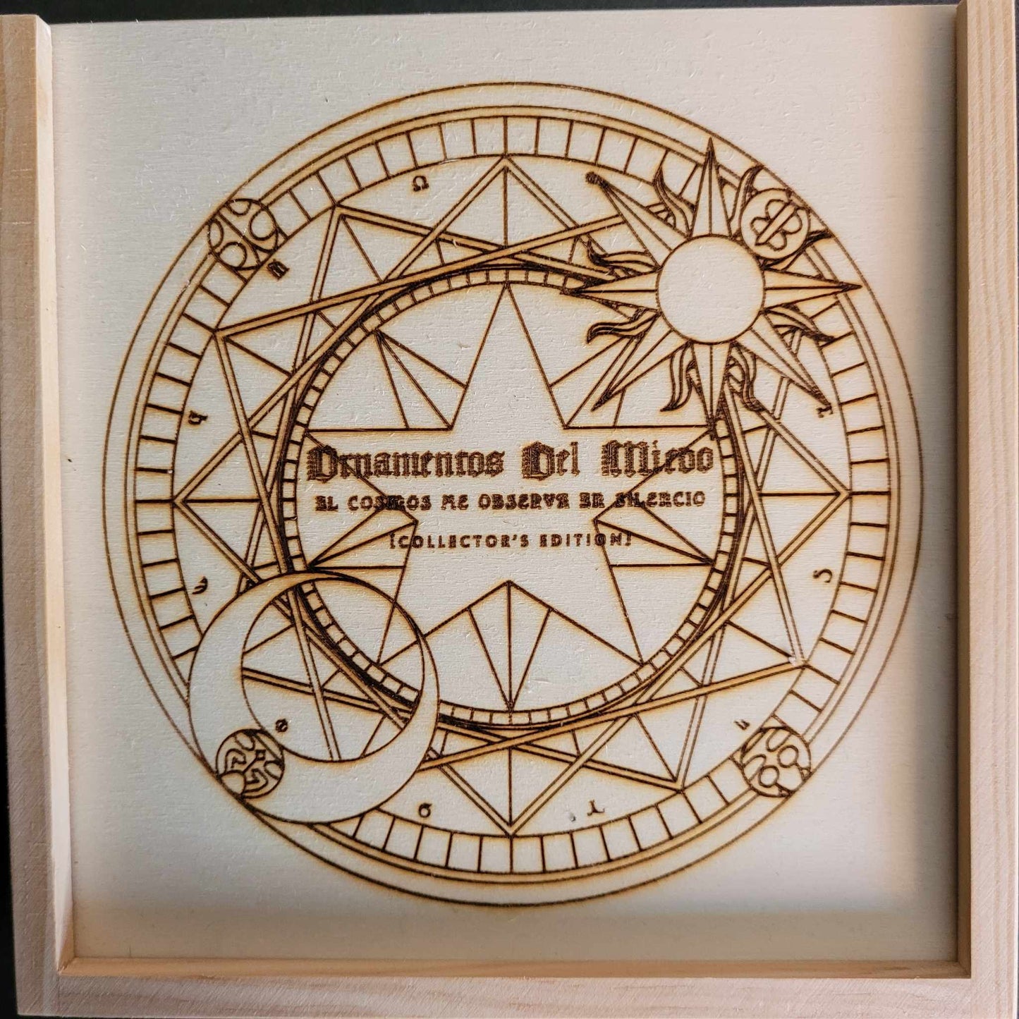 ORNAMENTOS DEL MIEDO - El Cosmos Me Observa En Silencio (Boxset CD)